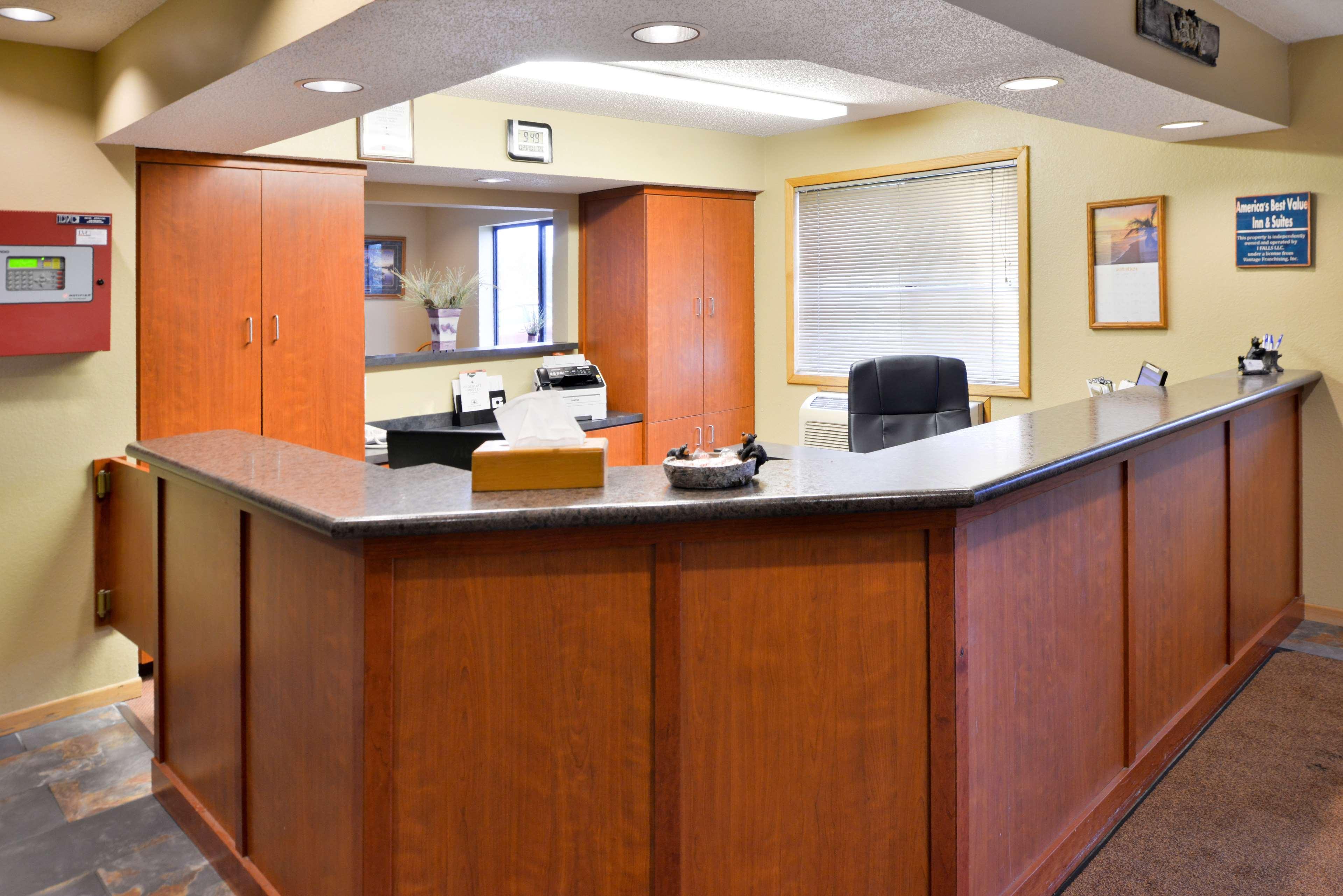 America'S Best Value Inn & Suites International Falls Extérieur photo